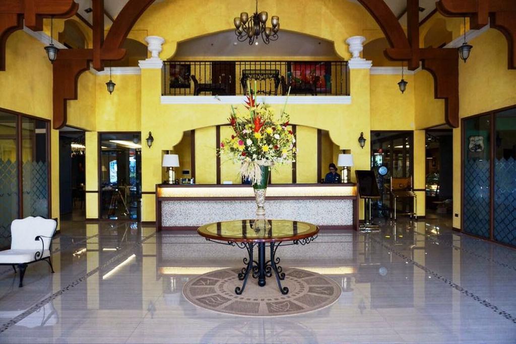 The Pepperland Hotel Legazpi Ngoại thất bức ảnh